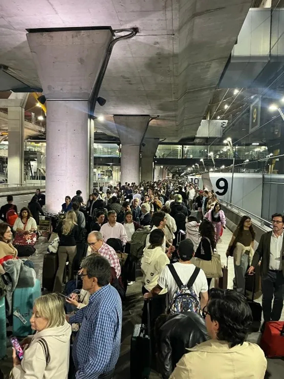 5 hour taxi queue at Madrid International Airport